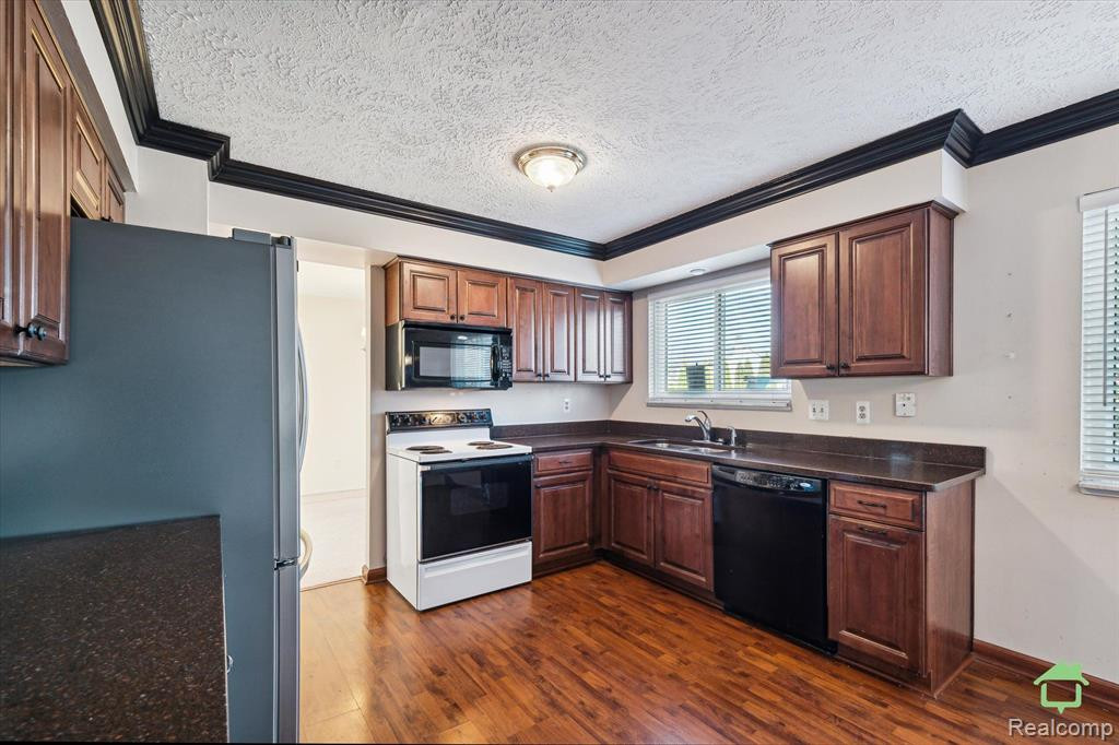 6134 Courtland Drive, Canton, MI 48187 — Photo 7