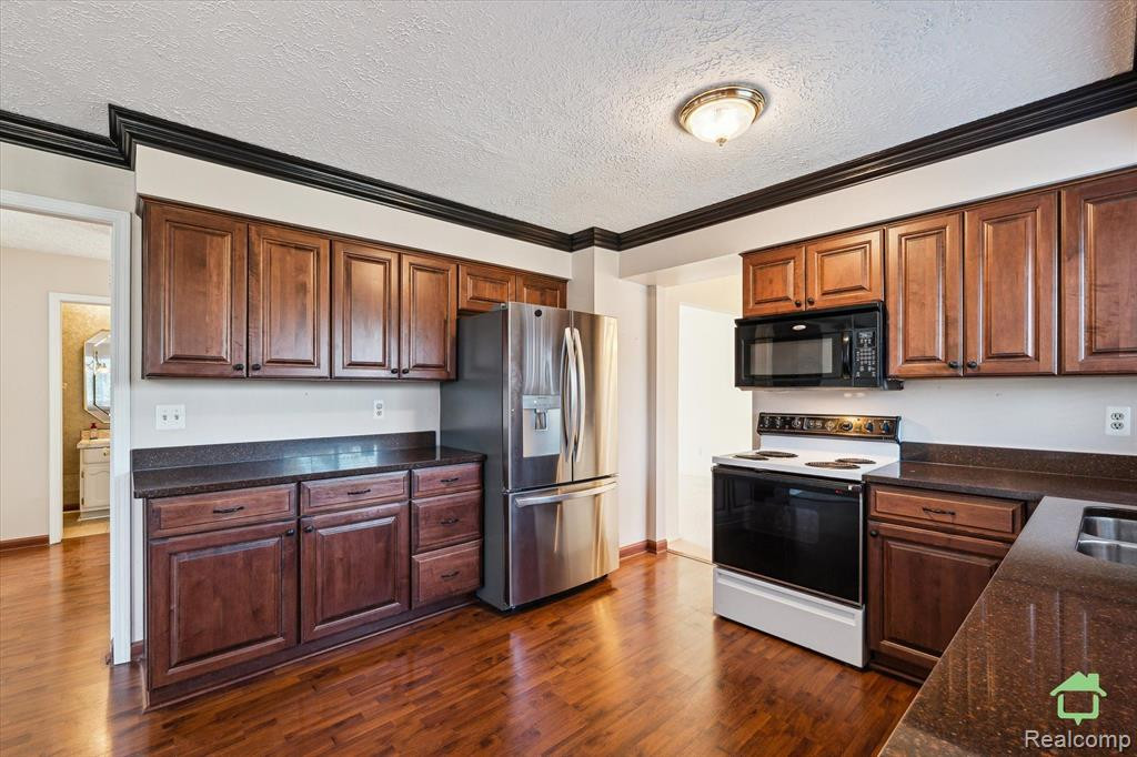 6134 Courtland Drive, Canton, MI 48187 — Photo 8