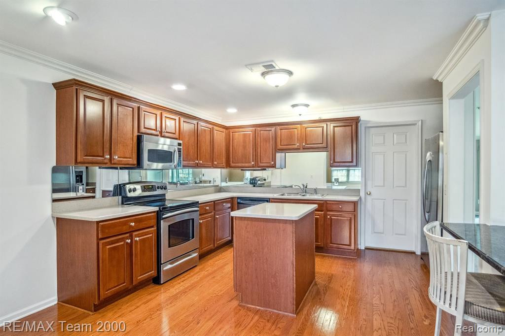 39686 ROCKCREST Lane, Northville, MI 48168 — Photo 6