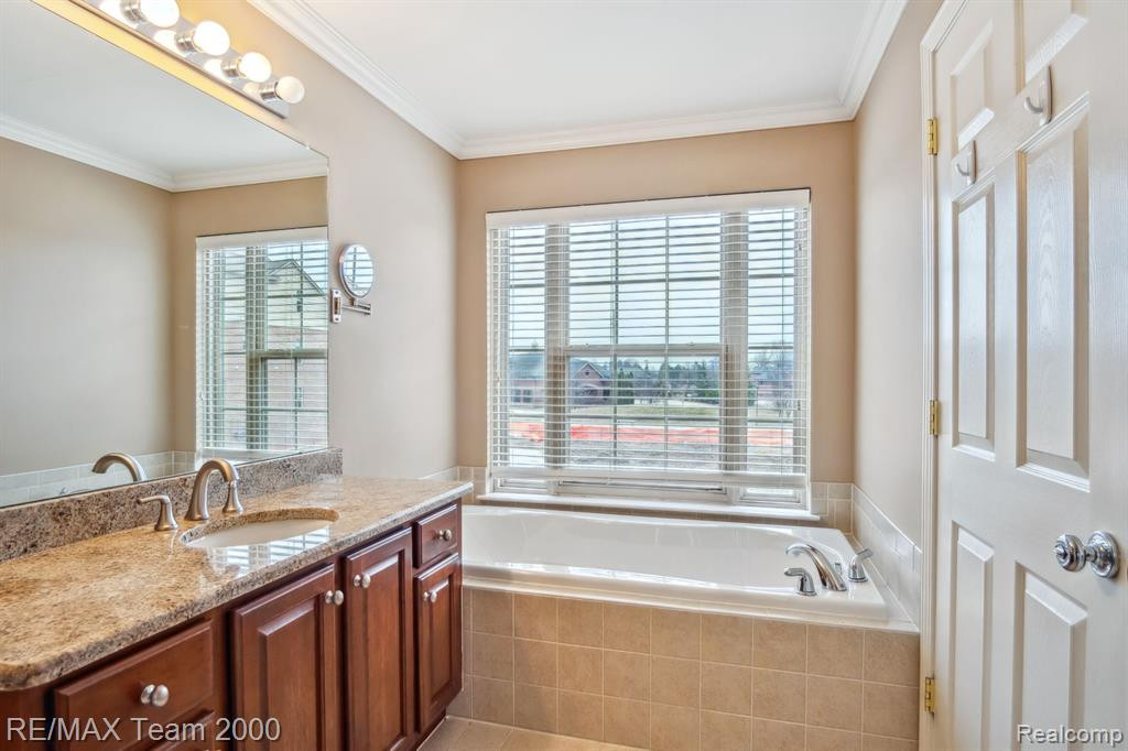 39686 ROCKCREST Lane, Northville, MI 48168 — Photo 11