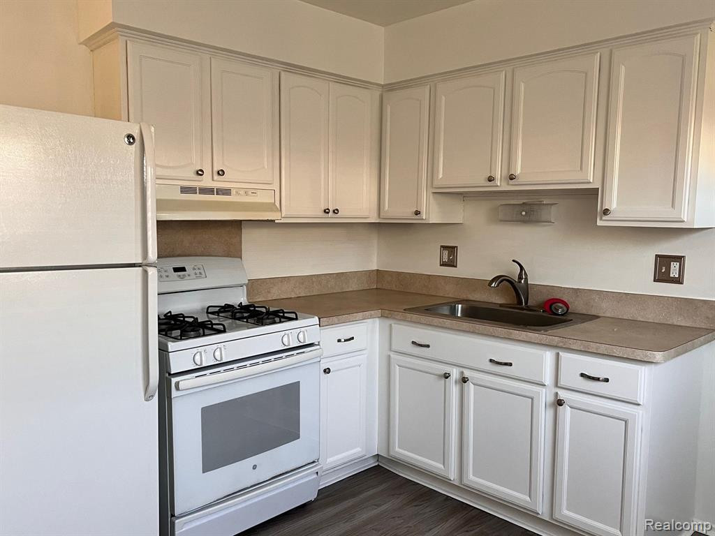 9766 Pine, Taylor, MI 48180 — Photo 5