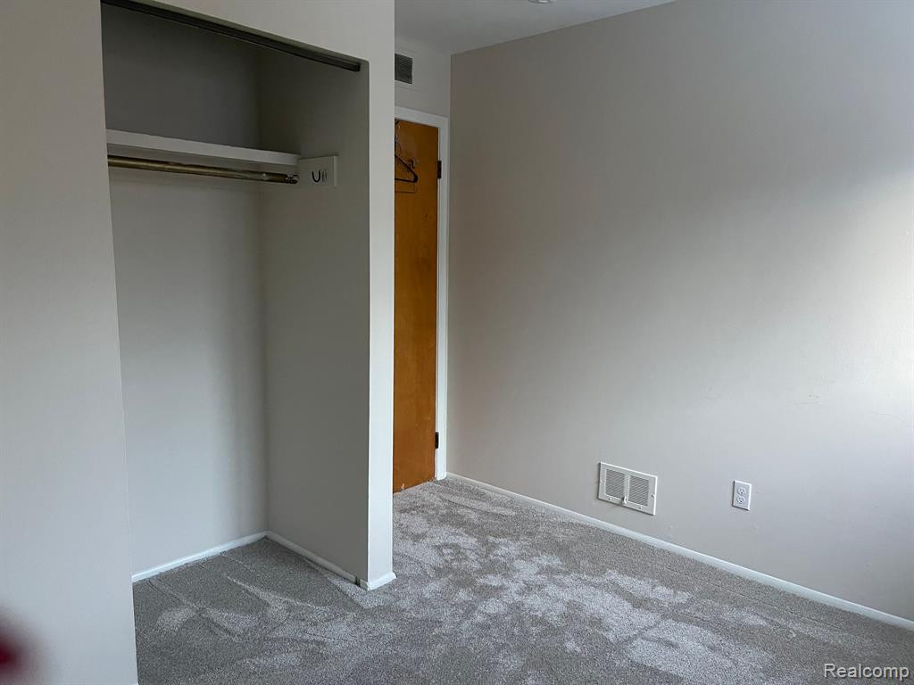 4919 MCKINLEY Street, Dearborn Heights, MI 48125 — Photo 6