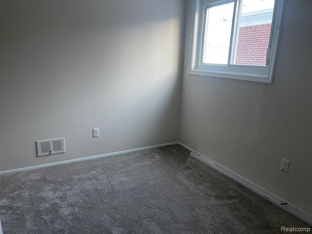 4919 MCKINLEY Street, Dearborn Heights, MI 48125 — Photo 7