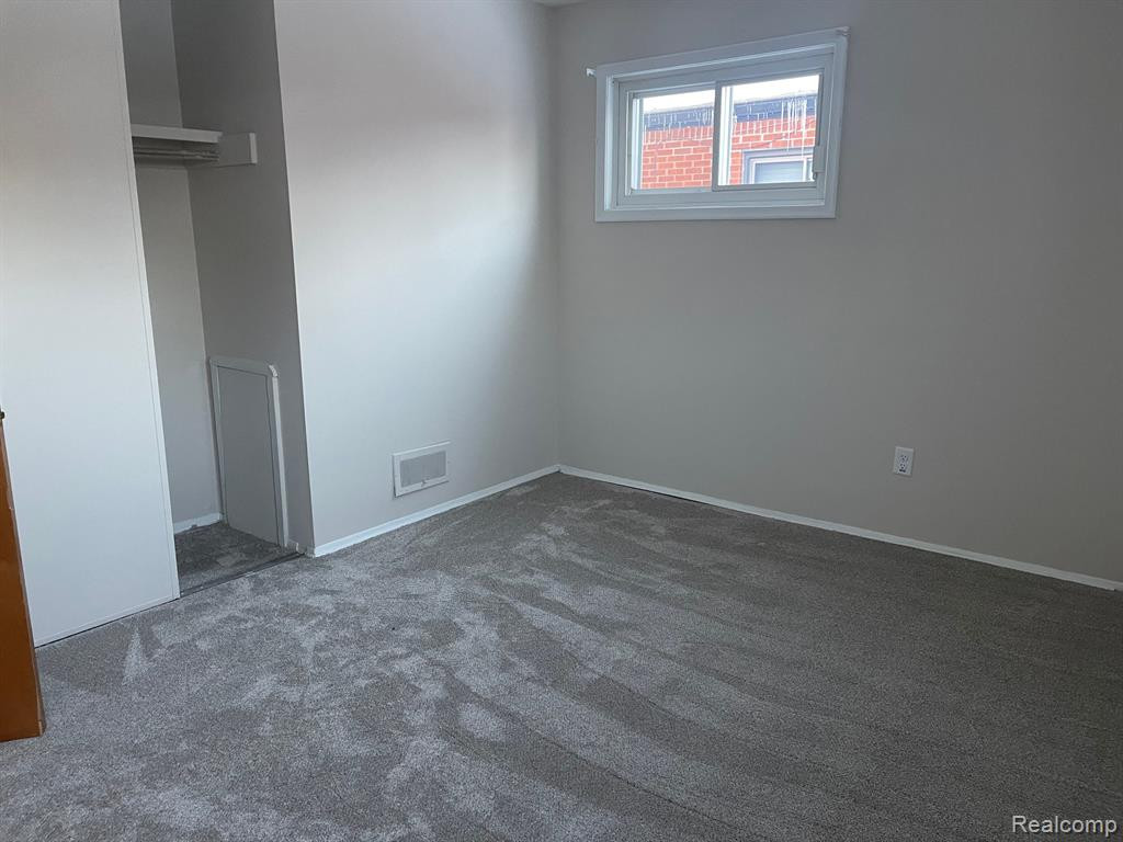4919 MCKINLEY Street, Dearborn Heights, MI 48125 — Photo 9