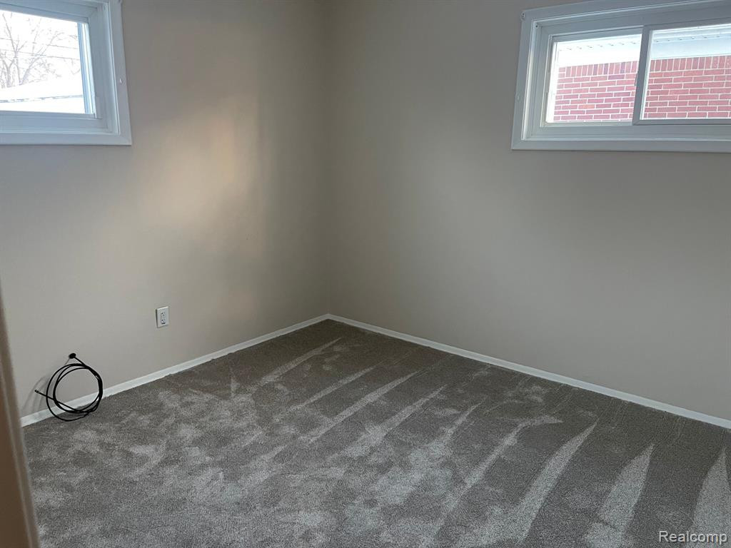 4919 MCKINLEY Street, Dearborn Heights, MI 48125 — Photo 11