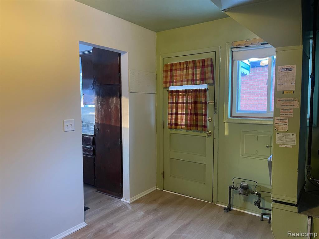 4919 MCKINLEY Street, Dearborn Heights, MI 48125 — Photo 20