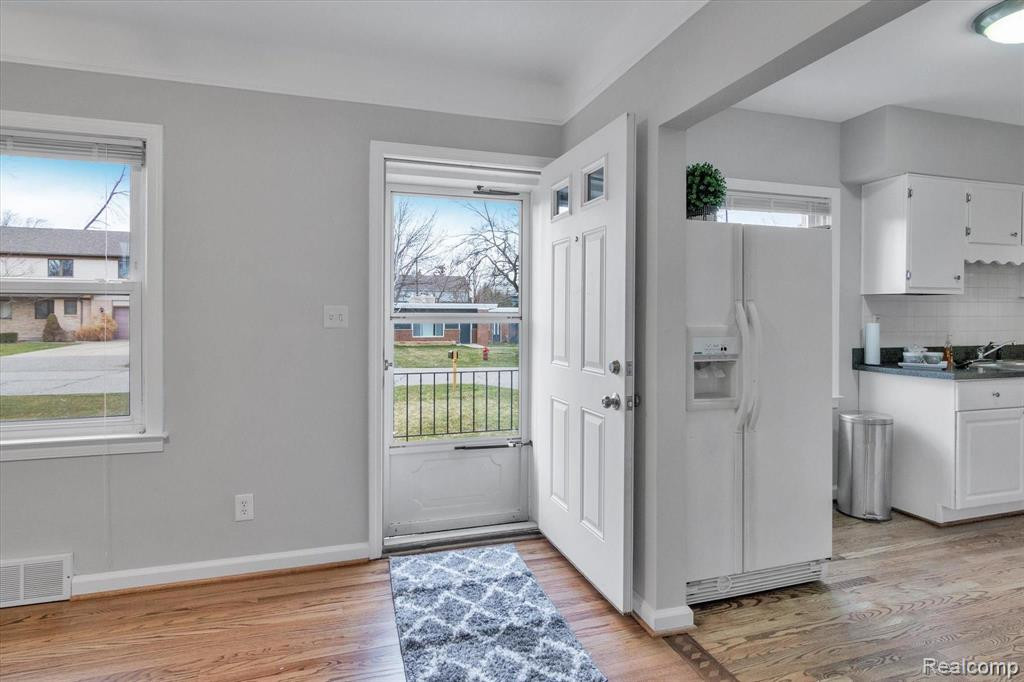 41 REGENTS Drive, Troy, MI 48084 — Photo 3
