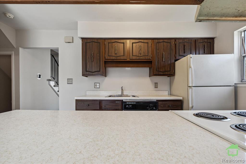 24514 Olde Orchard Street, Novi, MI — Photo 12