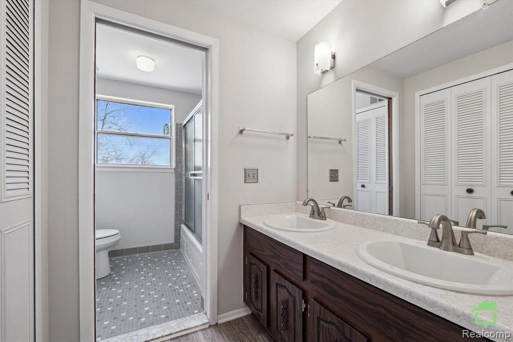 24514 Olde Orchard Street, Novi, MI — Photo 18