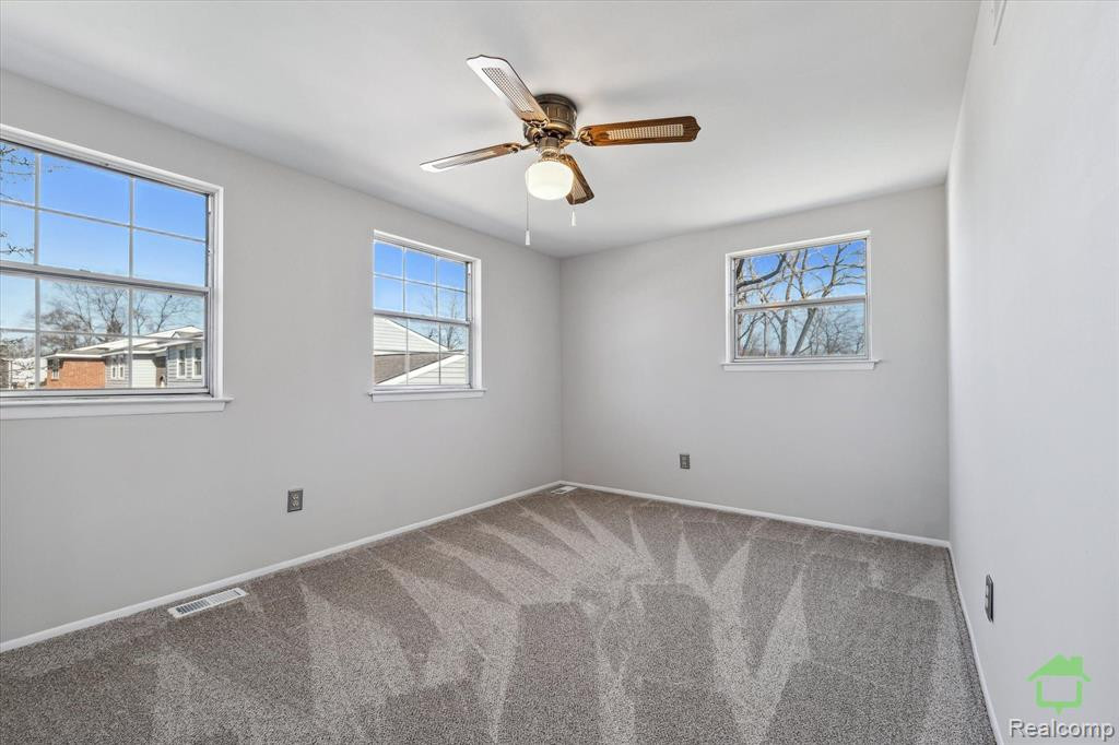 24514 Olde Orchard Street, Novi, MI — Photo 20