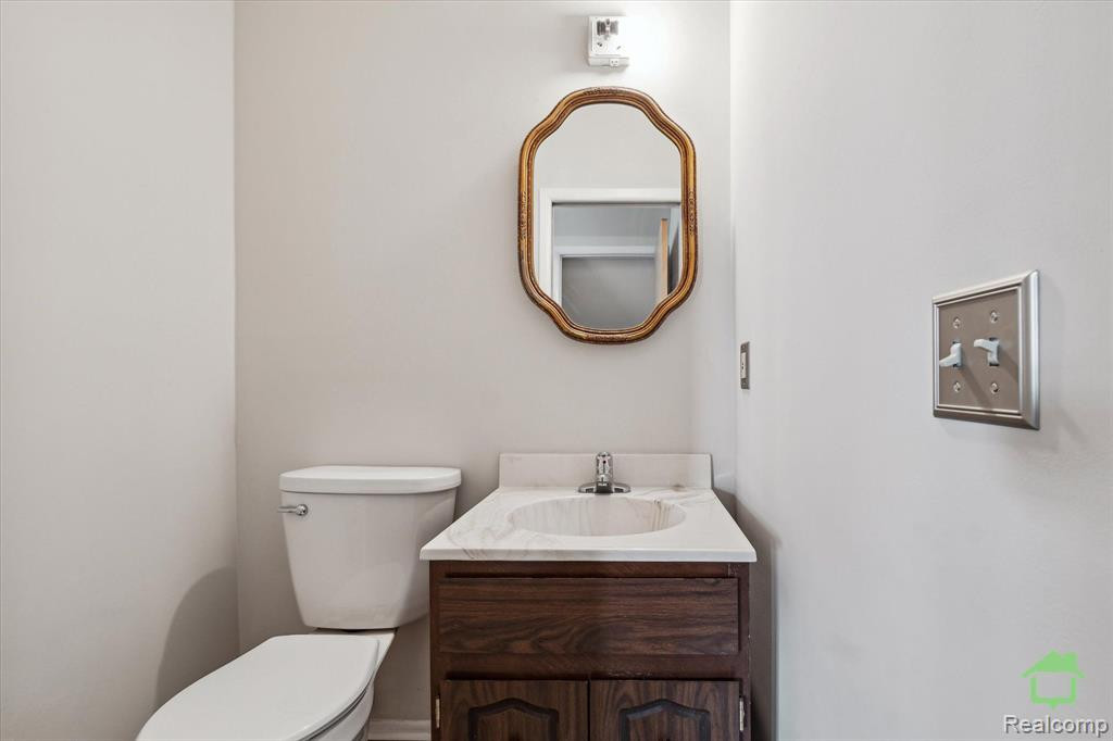 24514 Olde Orchard Street, Novi, MI — Photo 26