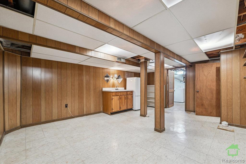 24514 Olde Orchard Street, Novi, MI — Photo 27