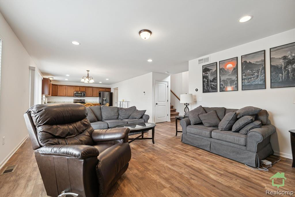 8238 Hudson Drive, Westland, MI — Photo 9