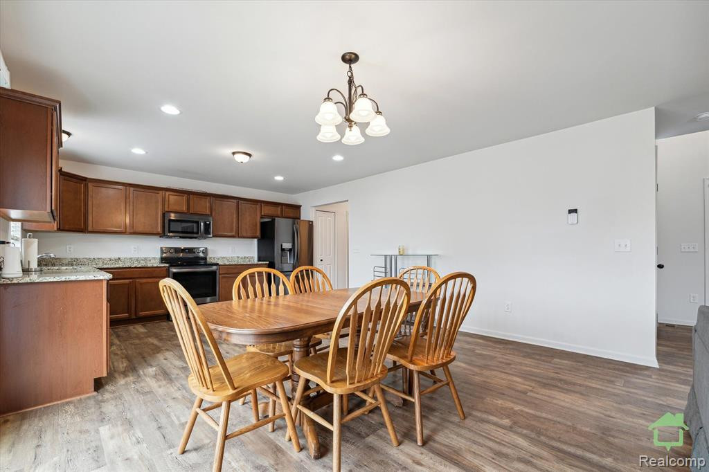 8238 Hudson Drive, Westland, MI — Photo 11