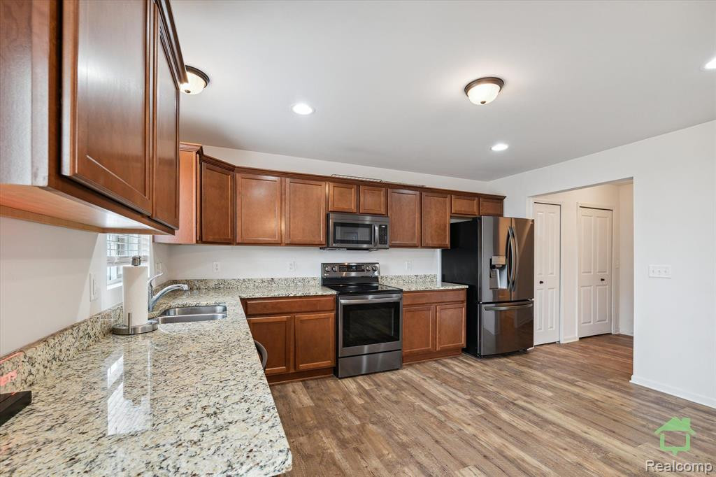 8238 Hudson Drive, Westland, MI — Photo 12