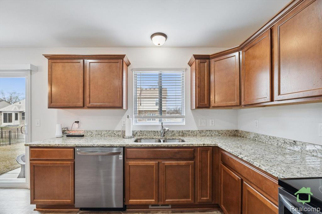 8238 Hudson Drive, Westland, MI — Photo 15