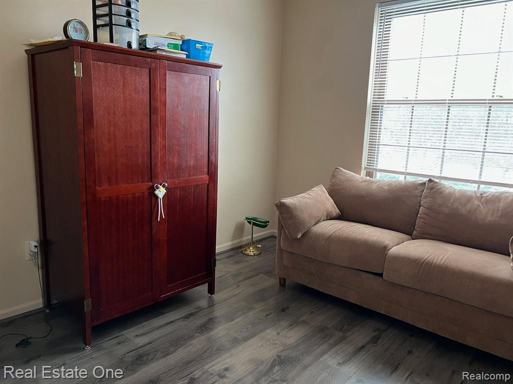 7318 Devonshire, West Bloomfield, MI — Photo 17