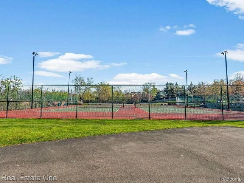 7318 Devonshire, West Bloomfield, MI — Photo 27