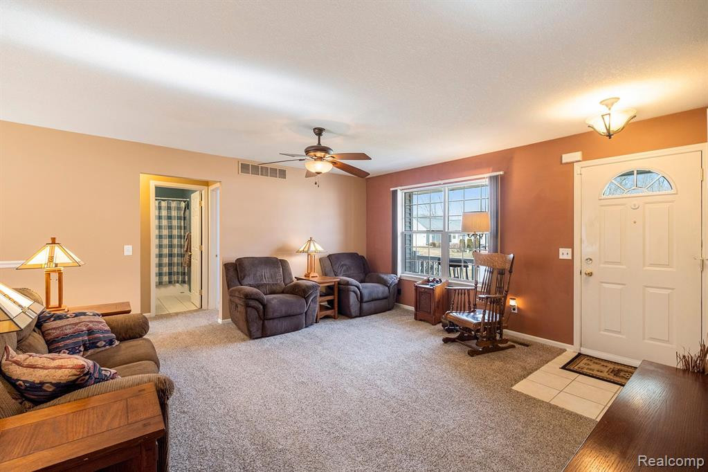 5387 WHEAT WAY Avenue, Swartz Creek, MI 48473 — Photo 4