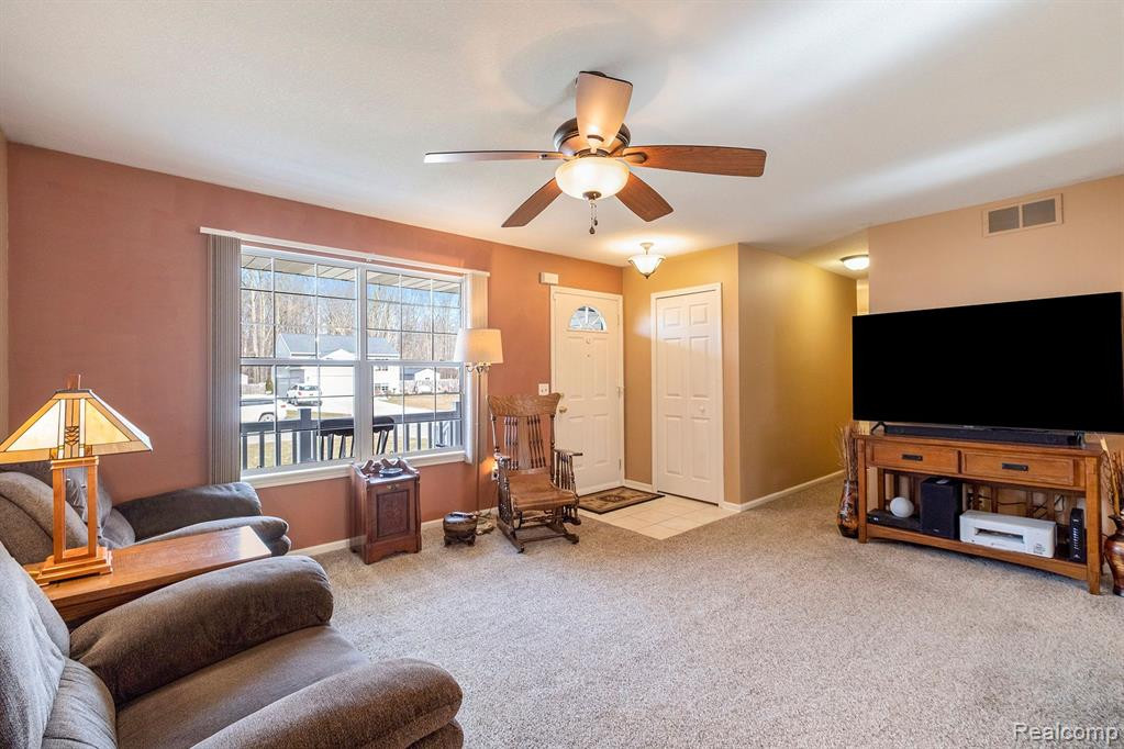 5387 WHEAT WAY Avenue, Swartz Creek, MI 48473 — Photo 5
