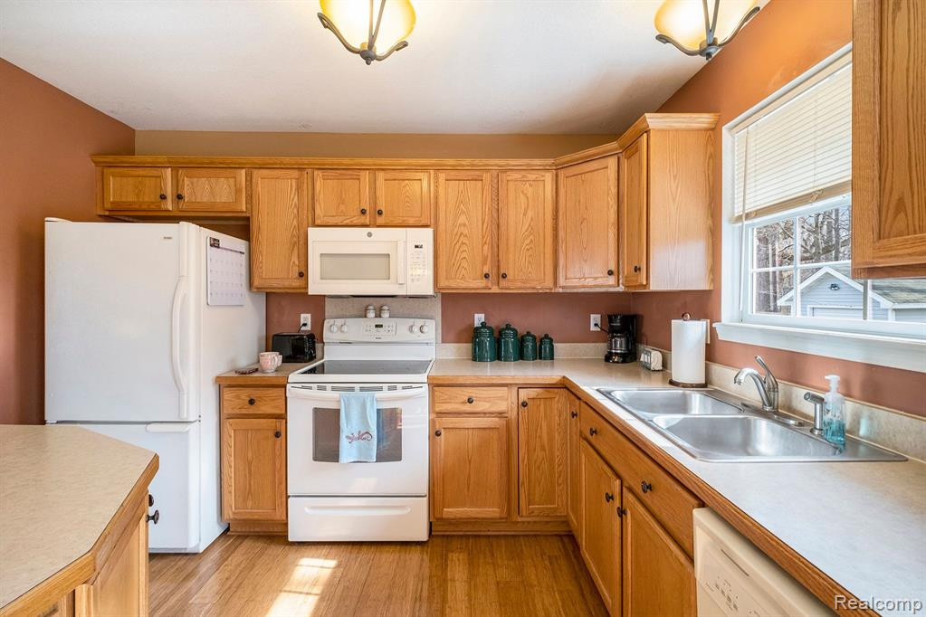5387 WHEAT WAY Avenue, Swartz Creek, MI 48473 — Photo 9