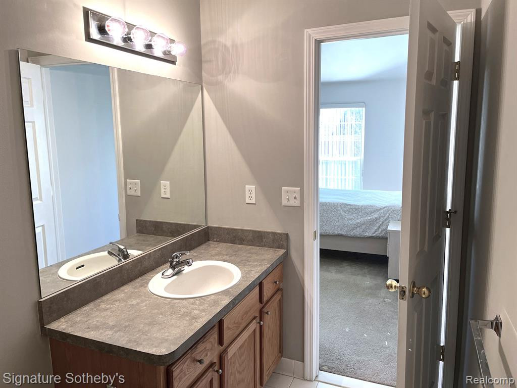9200 Farmingdale Lane, Walled Lake, MI 48390 — Photo 7