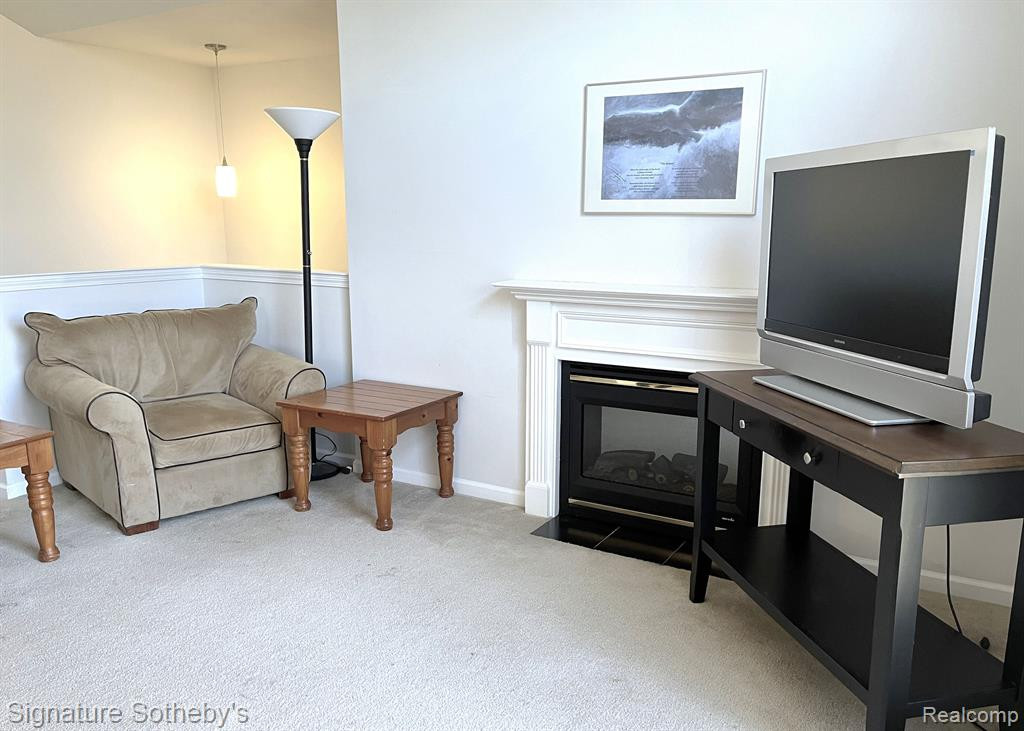 9200 Farmingdale Lane, Walled Lake, MI 48390 — Photo 15