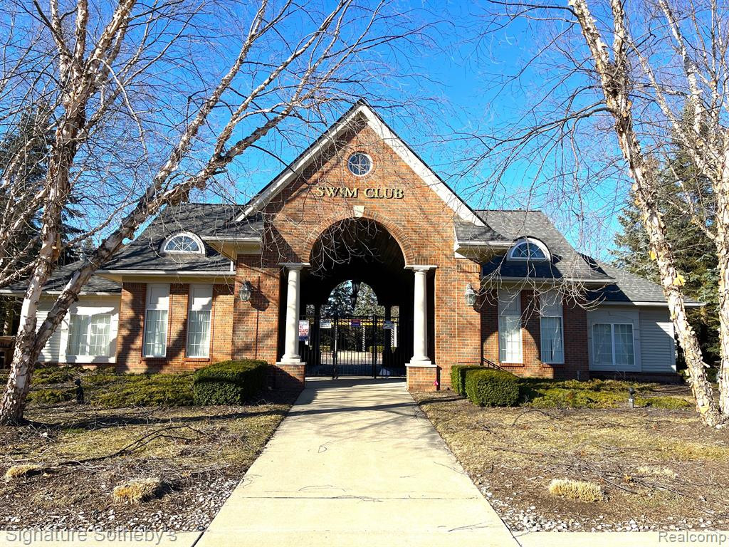 9200 Farmingdale Lane, Walled Lake, MI 48390 — Photo 22