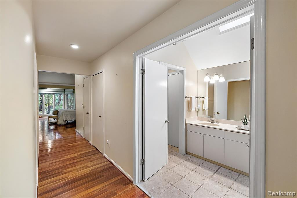 5584 PINE BROOKE Court, Bloomfield Hills, MI 48304 — Photo 7