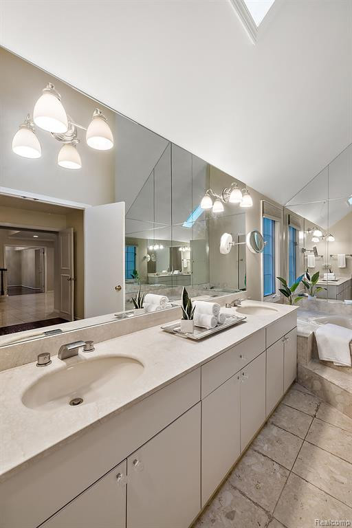 5584 PINE BROOKE Court, Bloomfield Hills, MI 48304 — Photo 10