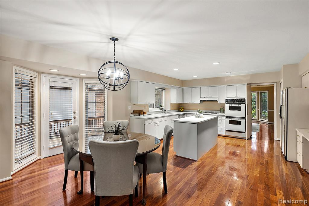 5584 PINE BROOKE Court, Bloomfield Hills, MI 48304 — Photo 20