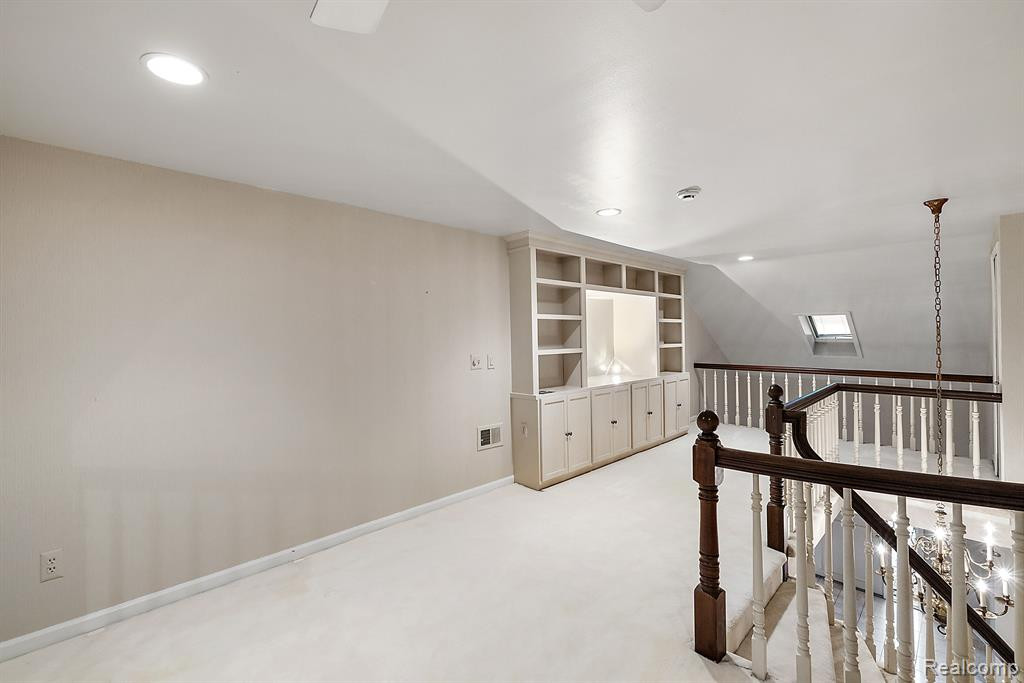 5584 PINE BROOKE Court, Bloomfield Hills, MI 48304 — Photo 28