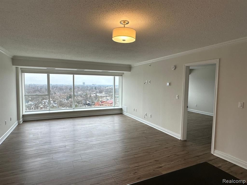 555 S OLD WOODWARD Avenue, Birmingham, MI 48009 — Photo 9