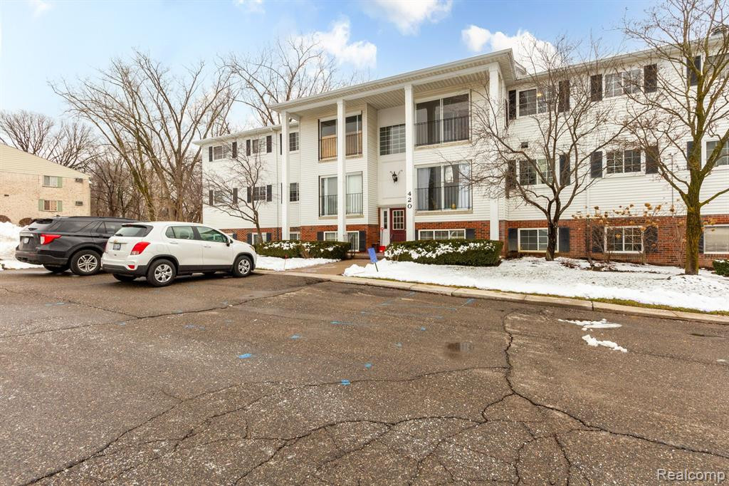 420 BALDWIN Avenue, 95, Rochester, MI 48307 — Photo 2
