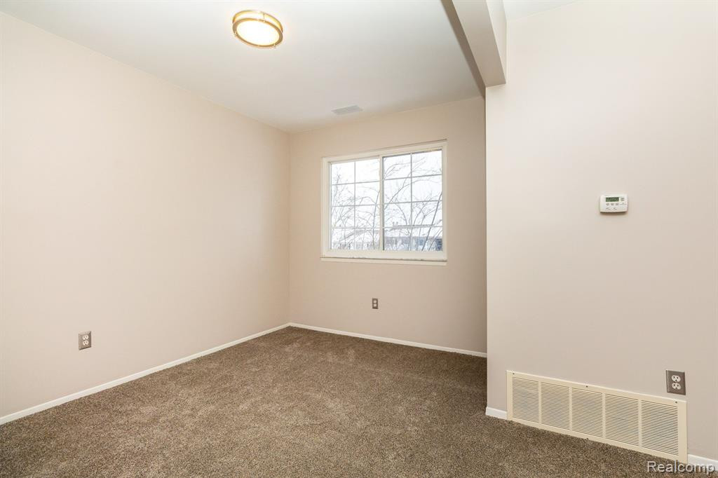 420 BALDWIN Avenue, 95, Rochester, MI 48307 — Photo 11