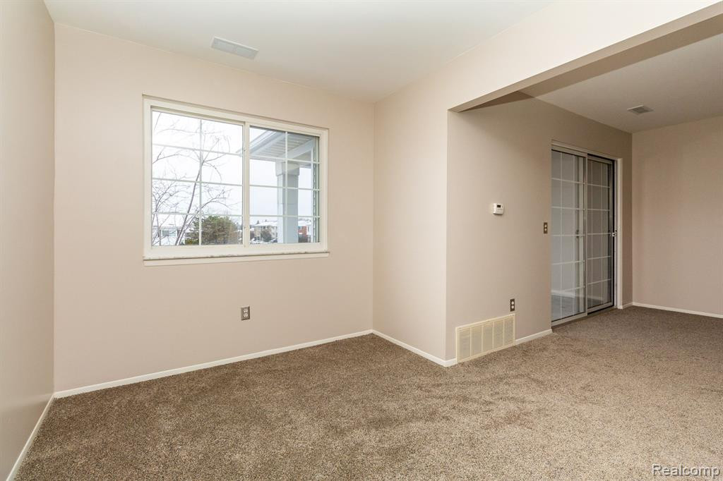 420 BALDWIN Avenue, 95, Rochester, MI 48307 — Photo 12