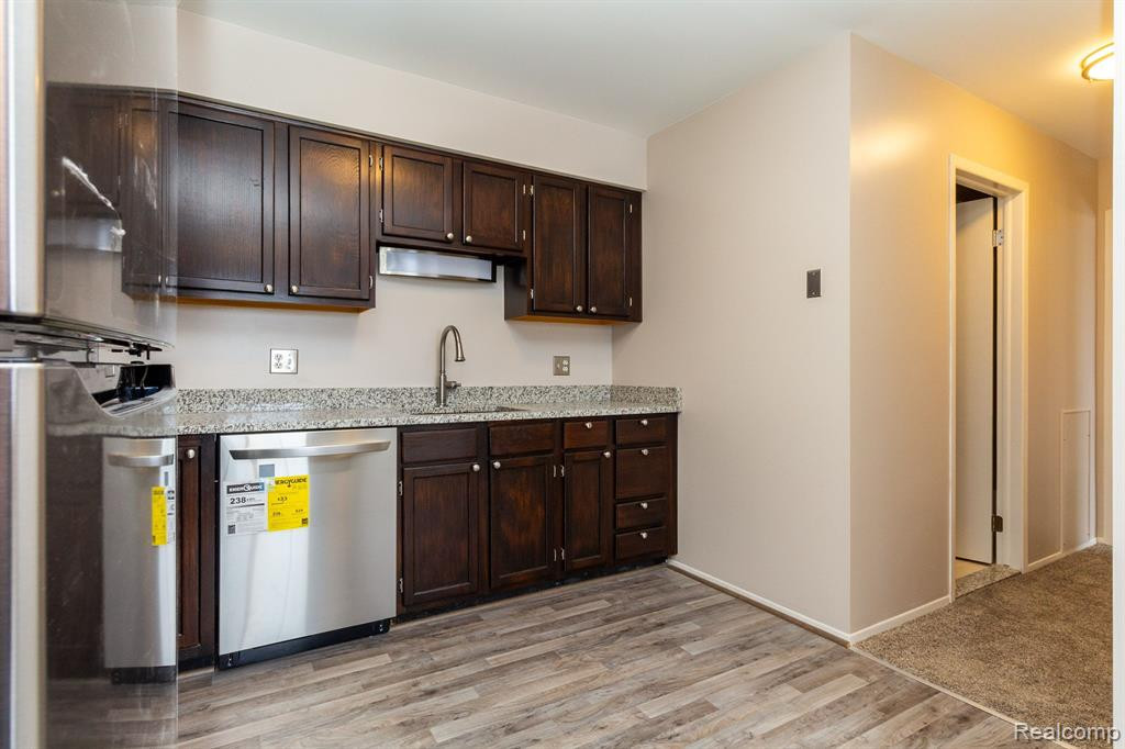 420 BALDWIN Avenue, 95, Rochester, MI 48307 — Photo 13