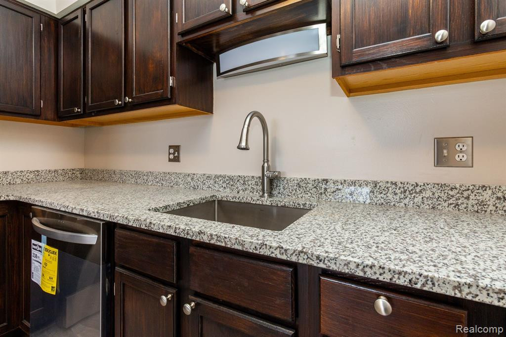 420 BALDWIN Avenue, 95, Rochester, MI 48307 — Photo 15