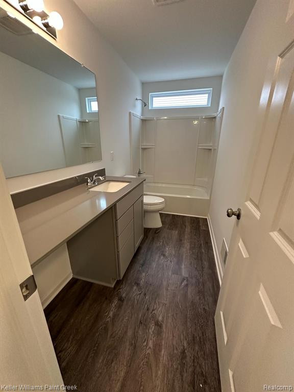 51304 TIMES SQUARE Drive, Utica, MI 48315 — Photo 10