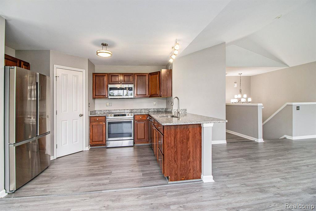 4226 ELIZABETH Avenue, Canton, MI 48188 — Photo 9