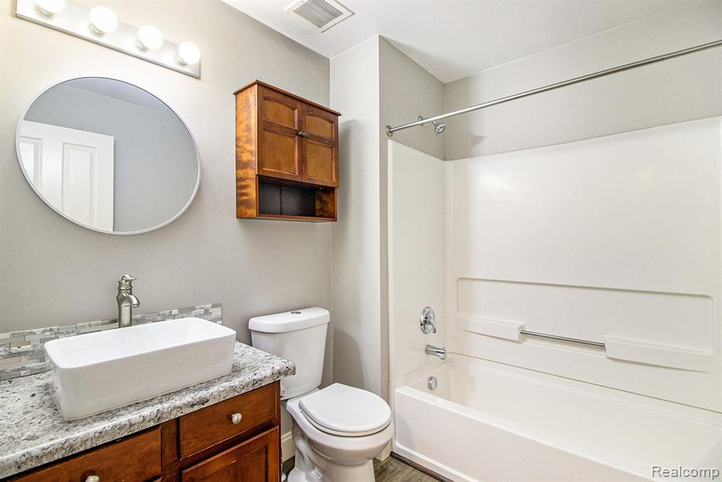 4226 ELIZABETH Avenue, Canton, MI 48188 — Photo 16