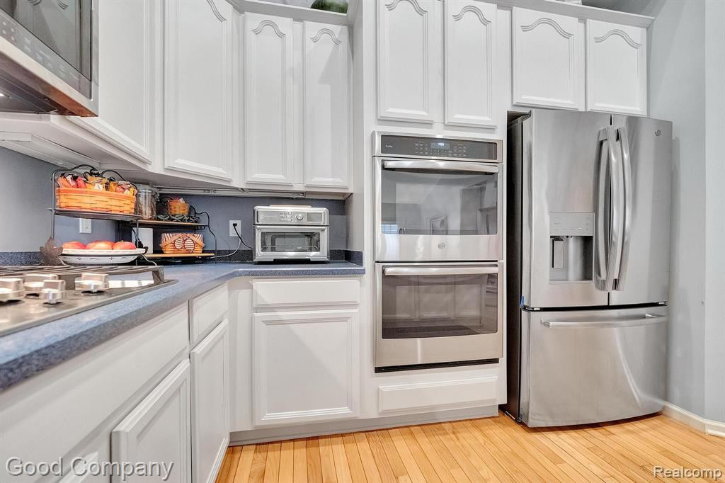 698 W BLUFF, Rochester Hills, MI 48307 — Photo 6