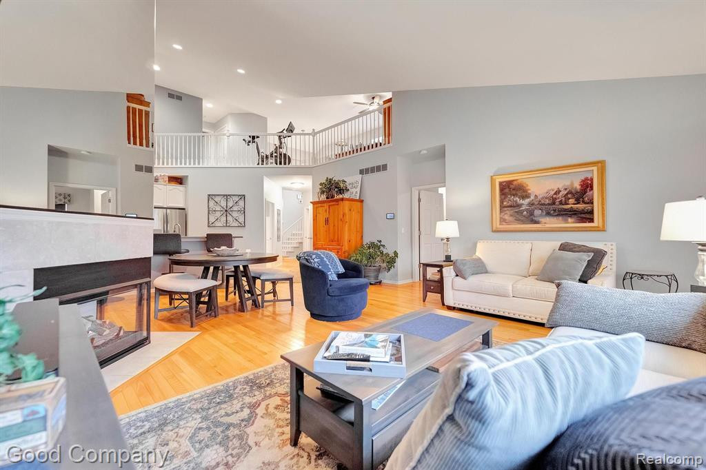698 W BLUFF, Rochester Hills, MI 48307 — Photo 9