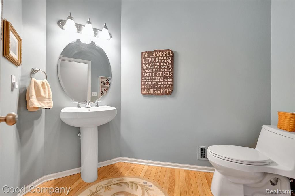 698 W BLUFF, Rochester Hills, MI 48307 — Photo 12