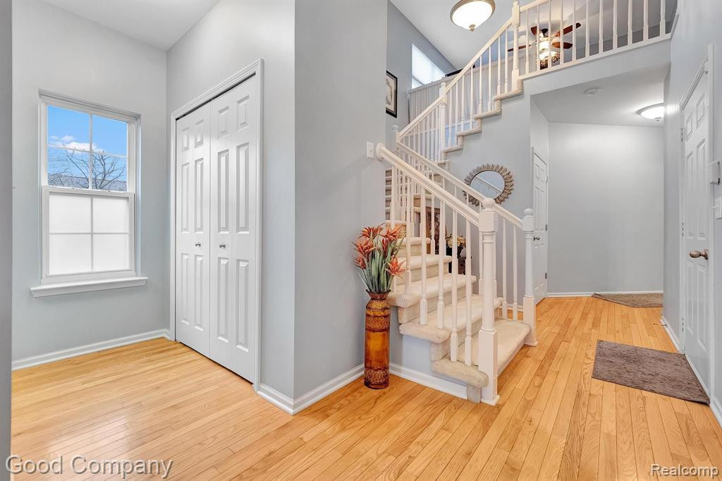 698 W BLUFF, Rochester Hills, MI 48307 — Photo 13