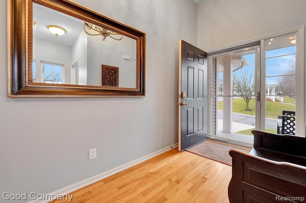 698 W BLUFF, Rochester Hills, MI 48307 — Photo 16