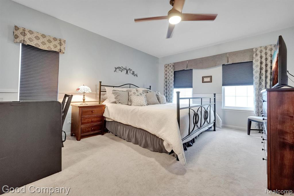 698 W BLUFF, Rochester Hills, MI 48307 — Photo 17