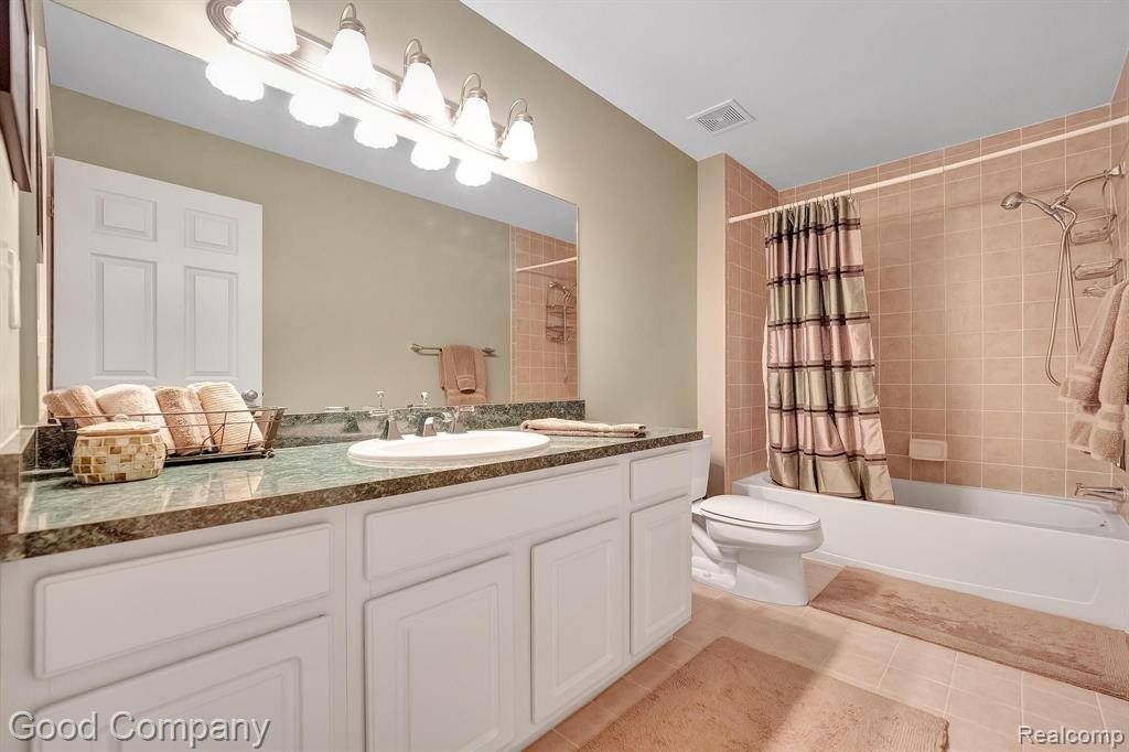 698 W BLUFF, Rochester Hills, MI 48307 — Photo 27