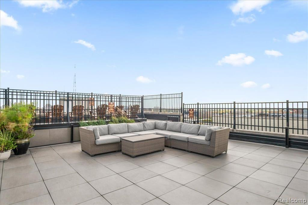 15 E KIRBY Street, 630, Detroit, MI 48202 — Photo 18