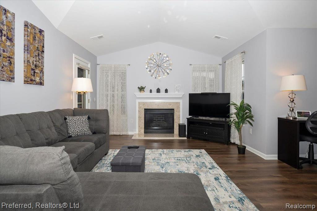 4211 Berkeley Avenue, Canton, MI 48188 — Photo 5
